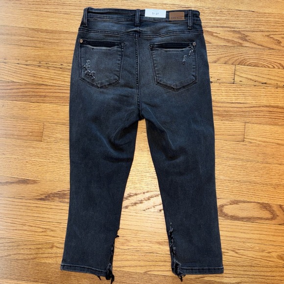 Judy Blue Jean High Waist‎ Size 5 Destroyed Denim Black Skinny Fit Capri NWT - Picture 4 of 10